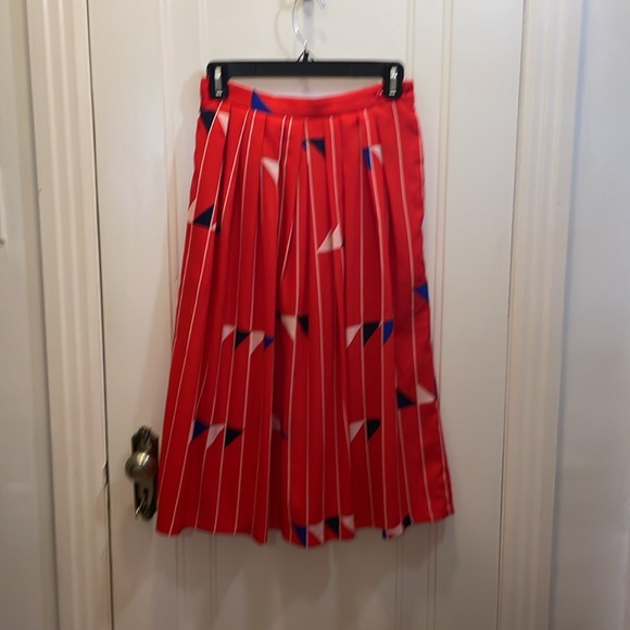 NWOT! Modcloth Molly Bracken flagging down fun red midi skirt - Picture 3 of 7
